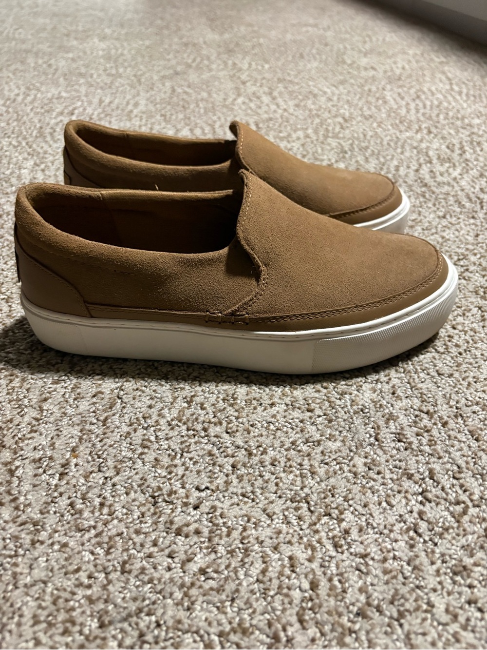UGG Women’s Slip-On Loafers in Chestnut Brown with White Sole - Size 8